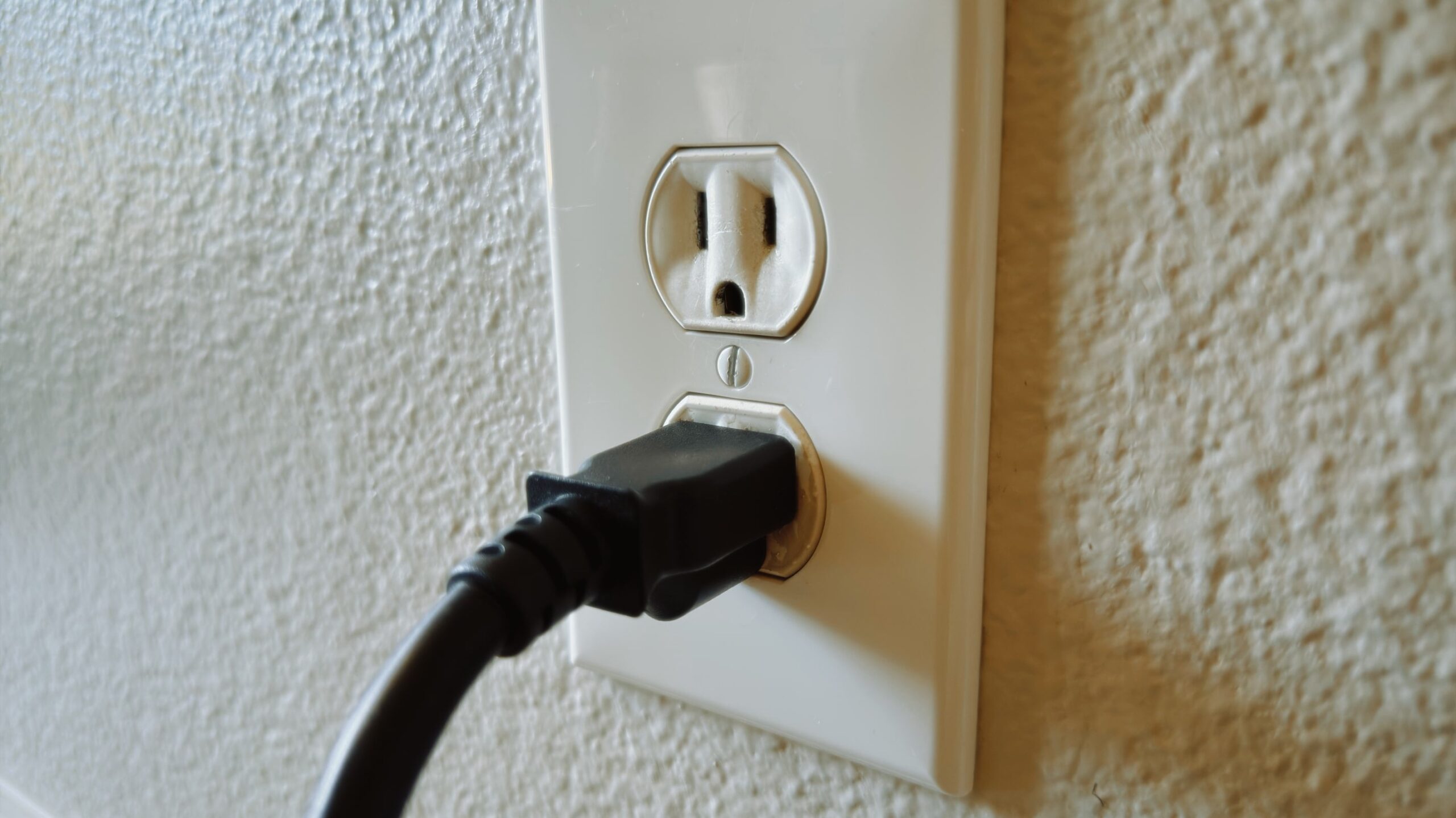 Runs off a standard 110V outlet