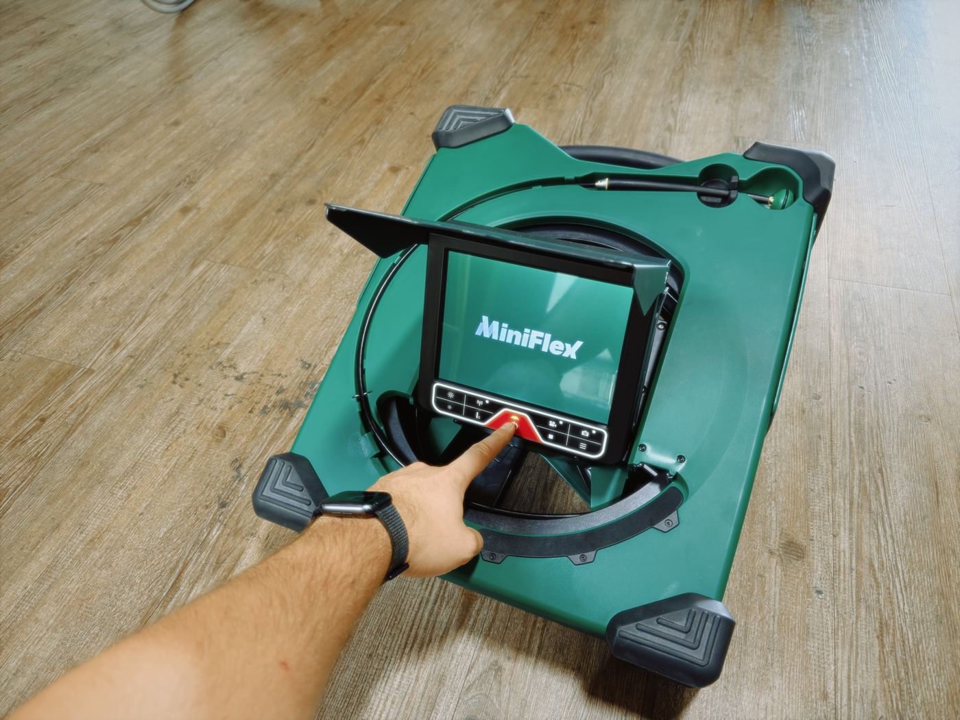 Powering on the MiniFlex touchscreen